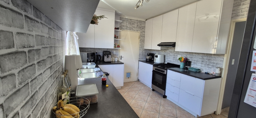 2 Bedroom Property for Sale in Parklands Western Cape